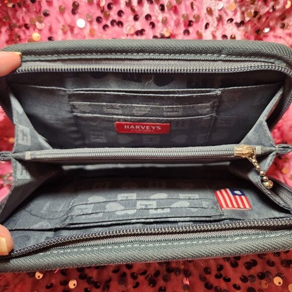 Harvey’s Seatbelt Classic Storm Gray Wallet - Picture 3 of 3